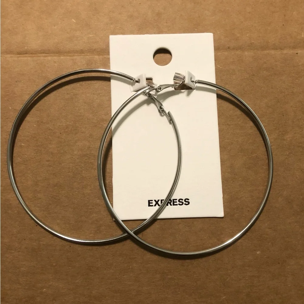 Express large metal hoop earrings - Picture 2 of 3